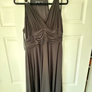 Jones Wear Brown Ruched V-Neck Midi Dress